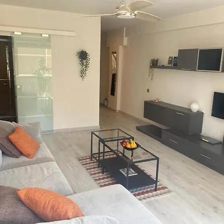 דירה Sunny Seaview טורמולינוס